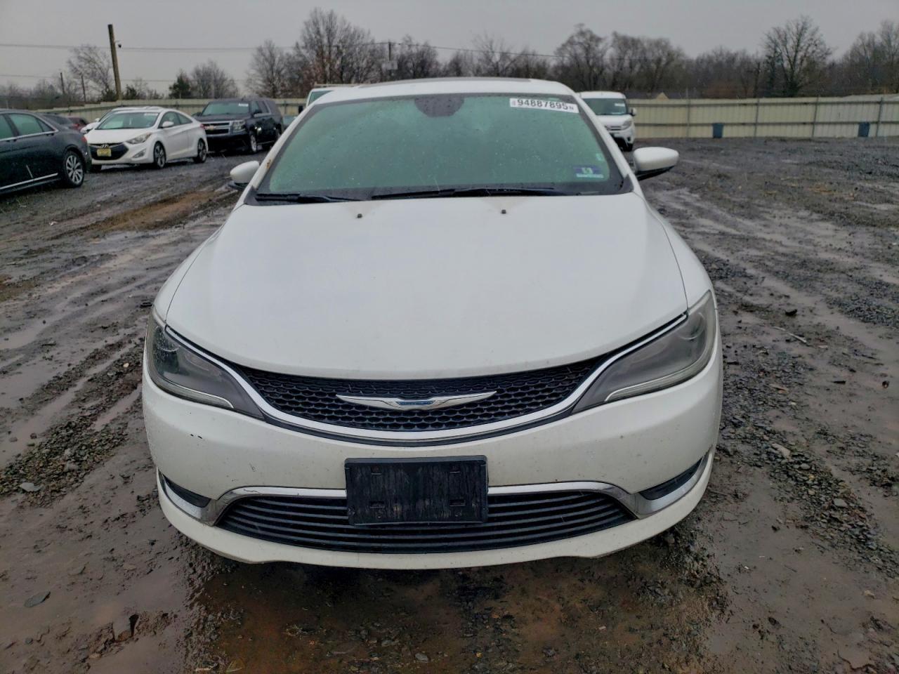 2016 Chrysler 200 Limited - Image 5