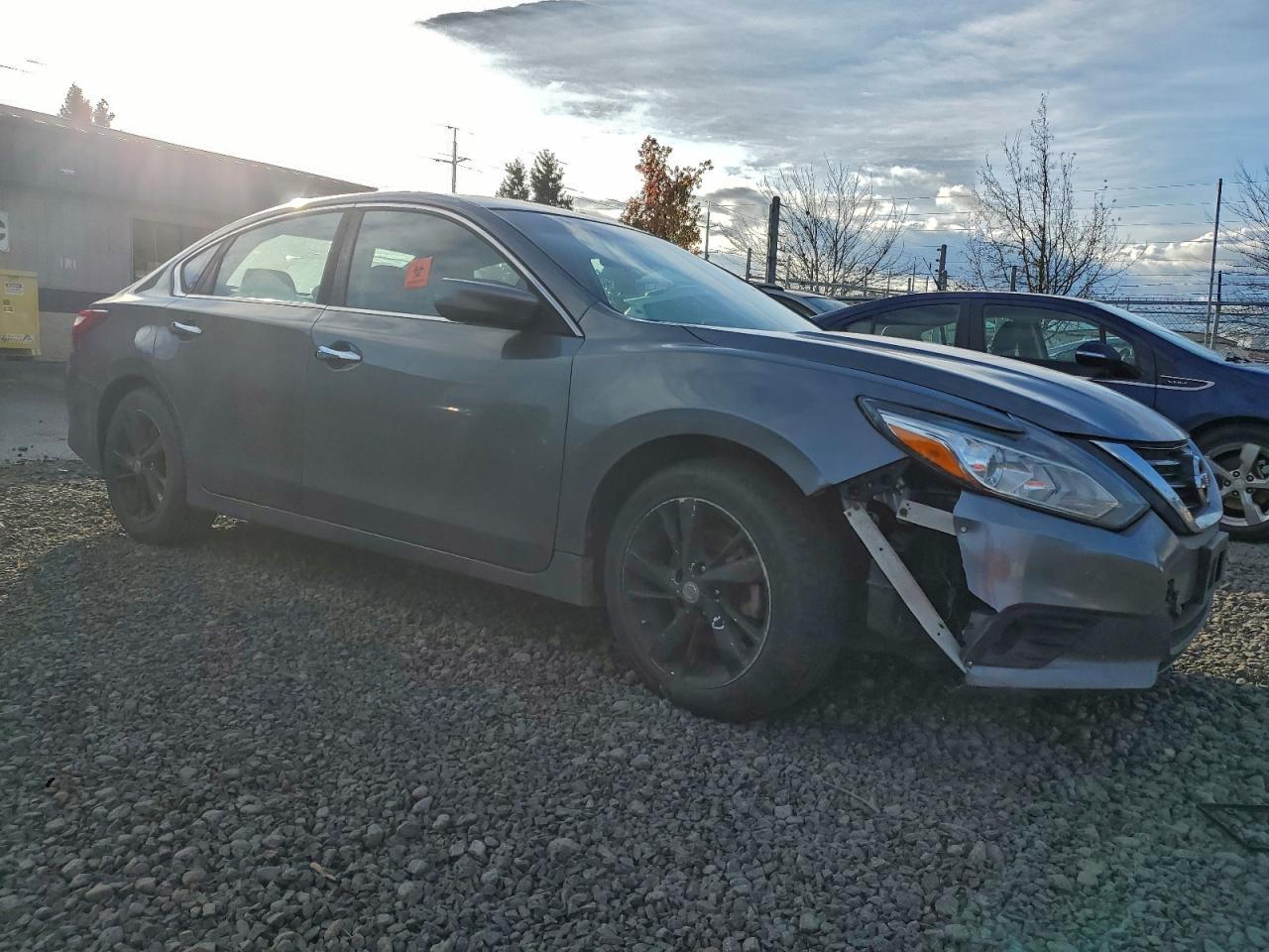 2017 Nissan Altima 2.5 - Image 4