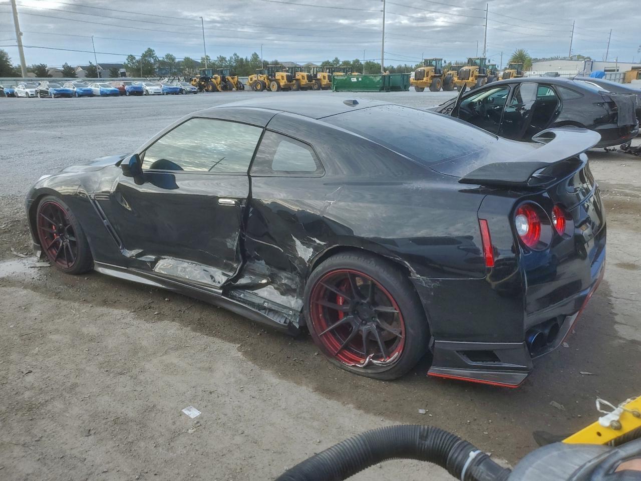 2013 Nissan Gt-R Premium - Фото 2