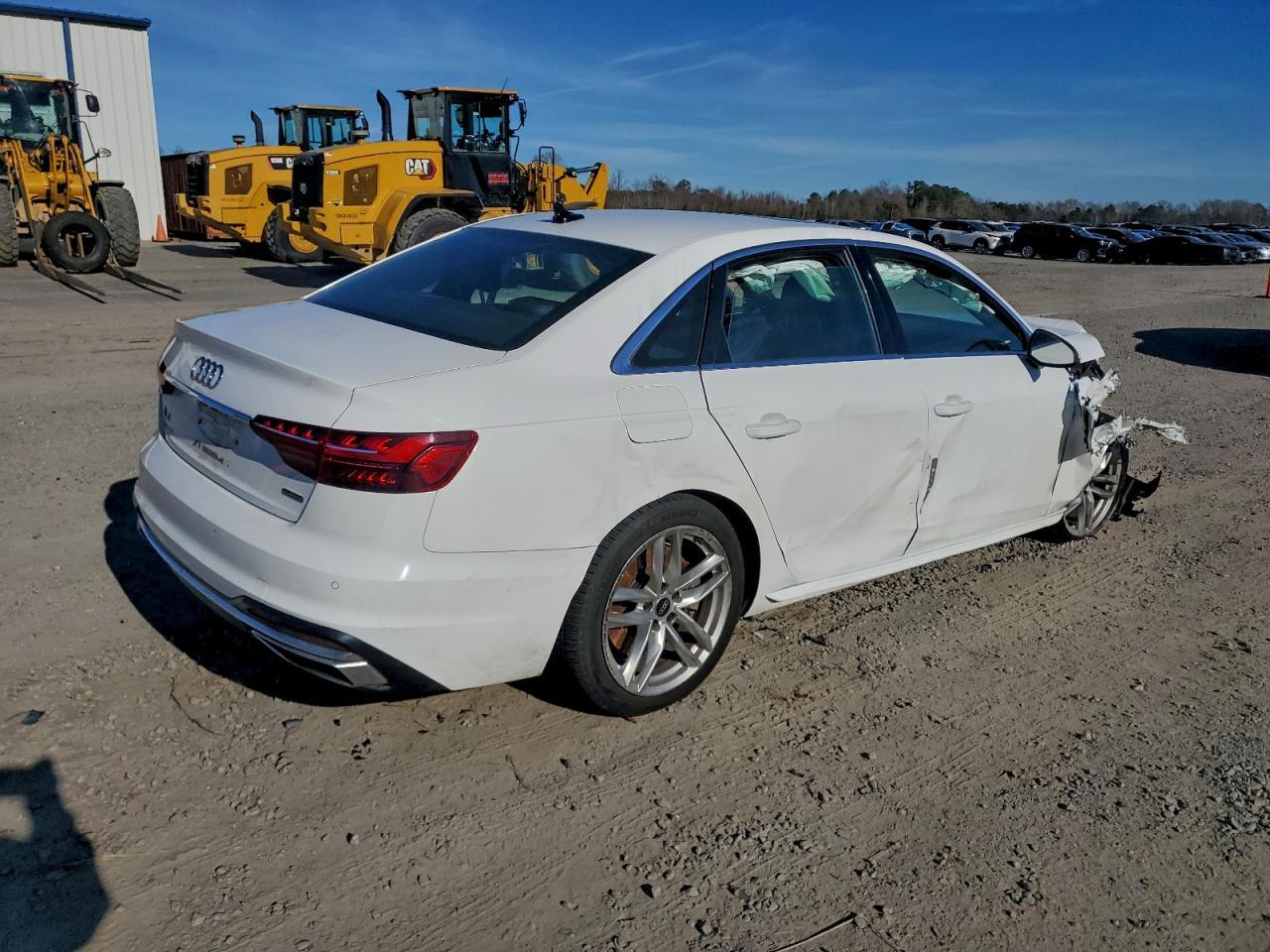2023 Audi A4 Premium Plus 45 - Фото 3