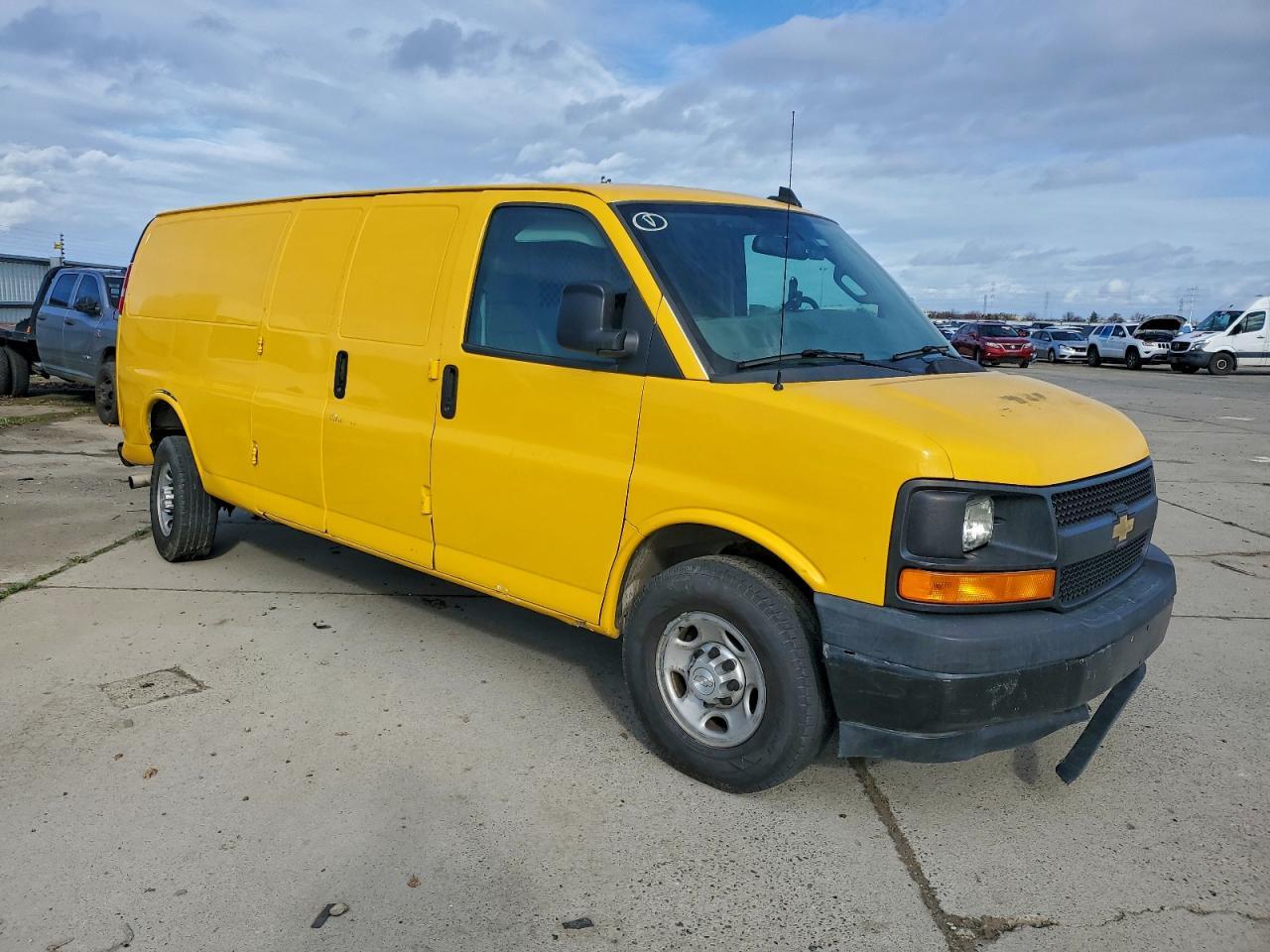 2017 Chevrolet Express G2500 - Фото 4