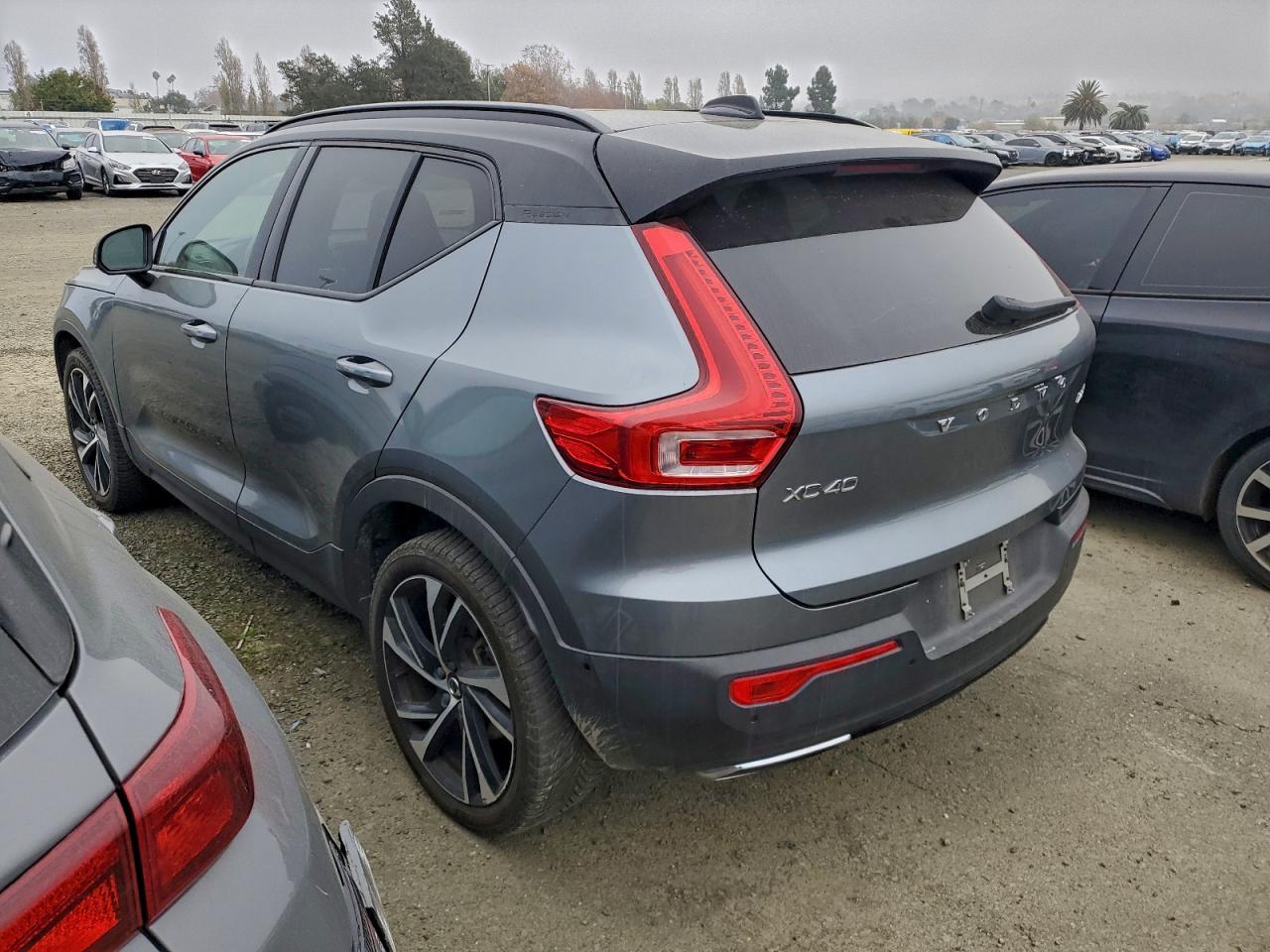 2019 Volvo Xc40 T5 Momentum - Фото 2
