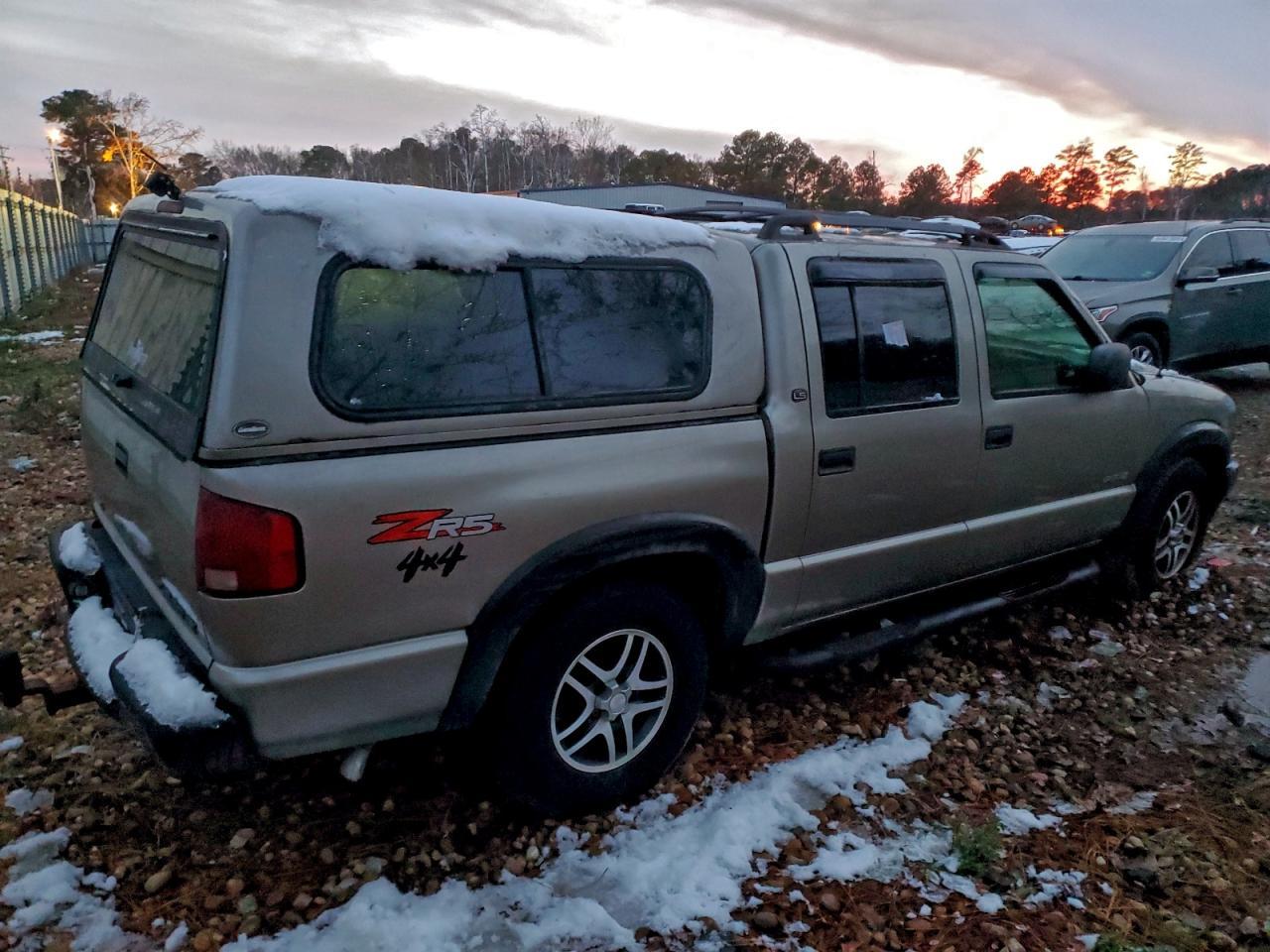 2002 Chevrolet S Truck S10 - Image 3