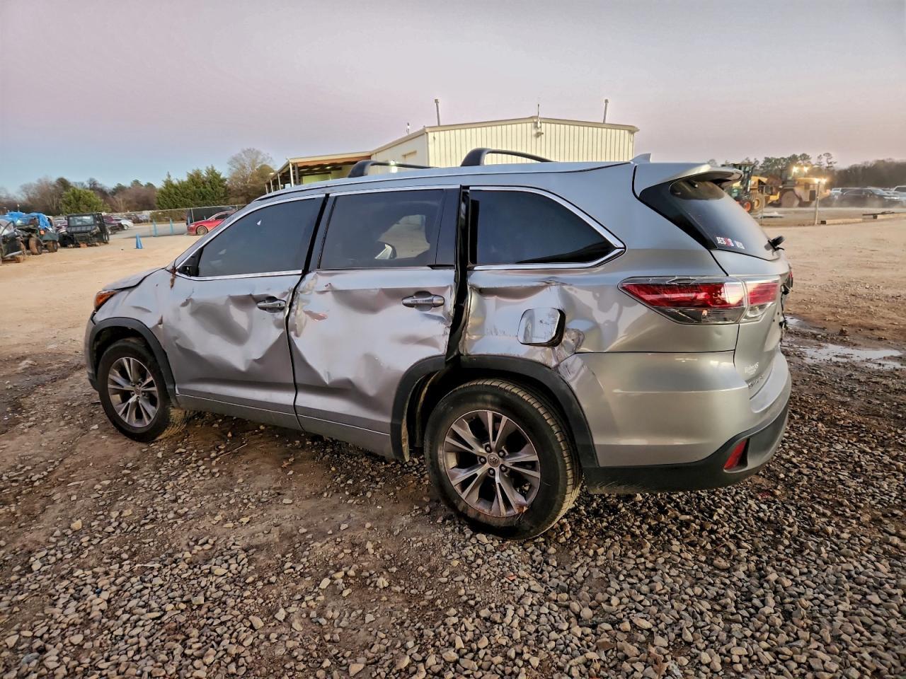 2015 Toyota Highlander Xle - Фото 2