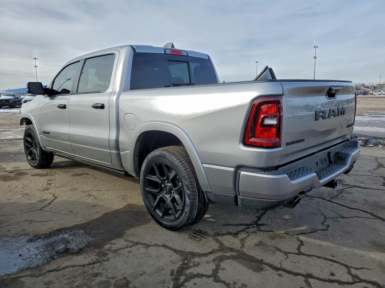 2025 Ram 1500 Laramie - Фото 2