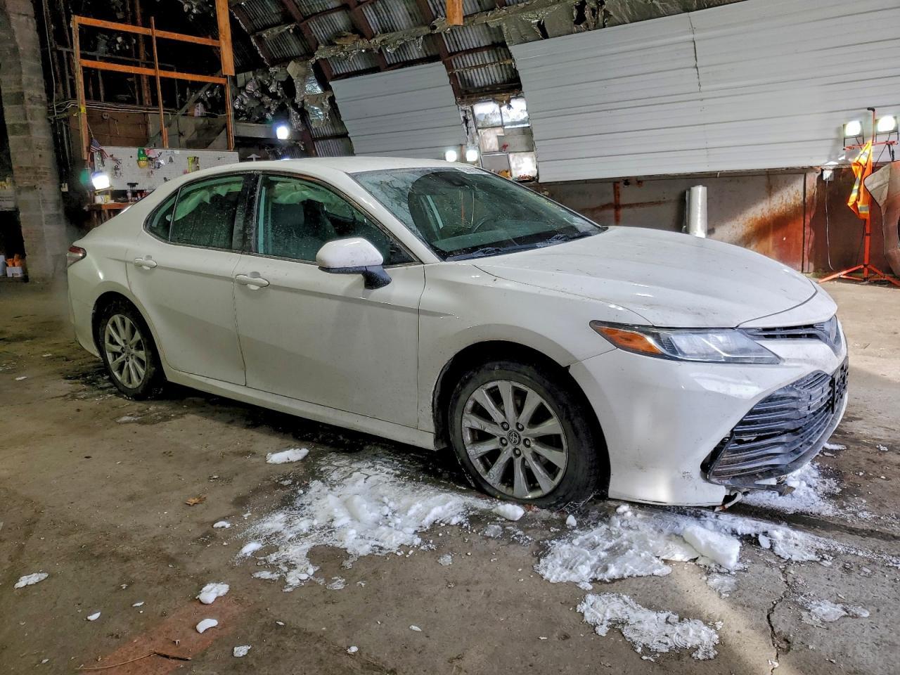 2019 Toyota Camry L - Фото 4