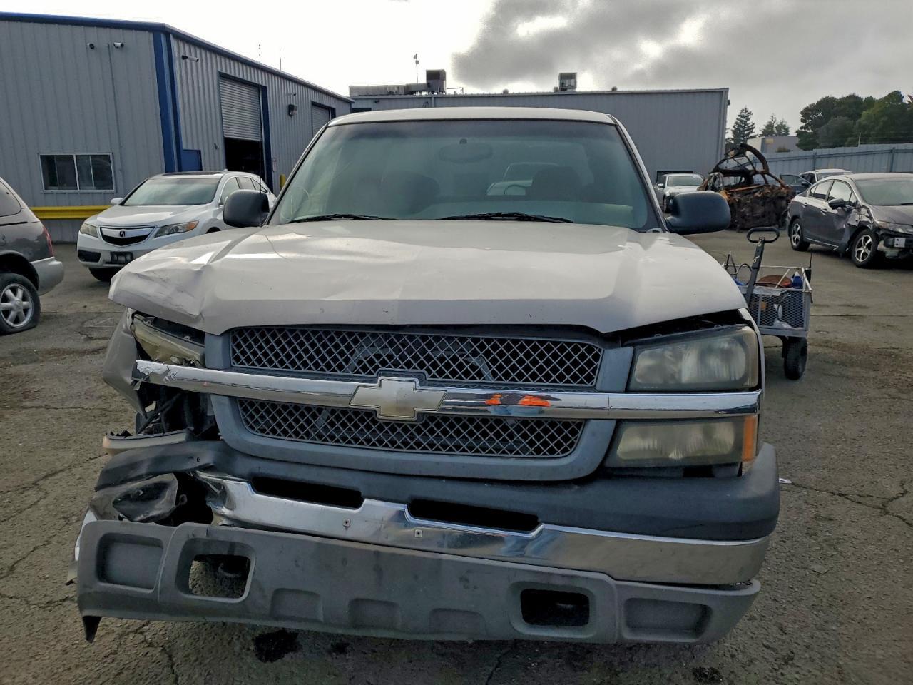 2004 Chevrolet Silverado - Image 5
