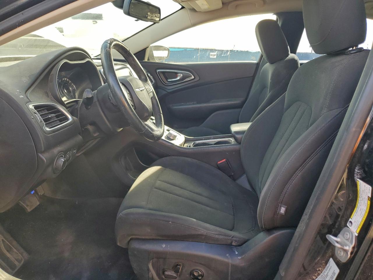 2016 Chrysler 200 Limited - Image 7