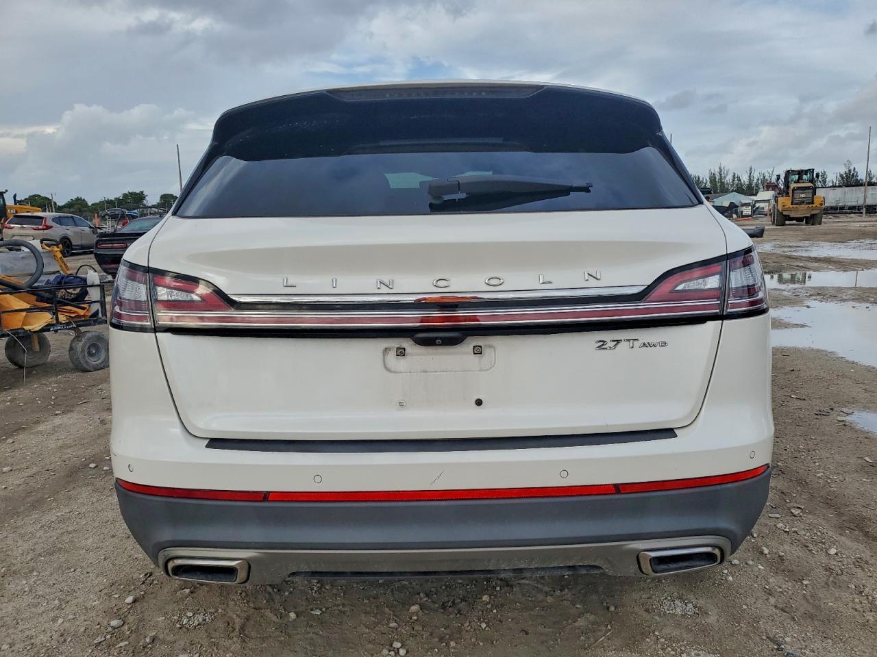 2019 Lincoln Nautilus Reserve - Image 6