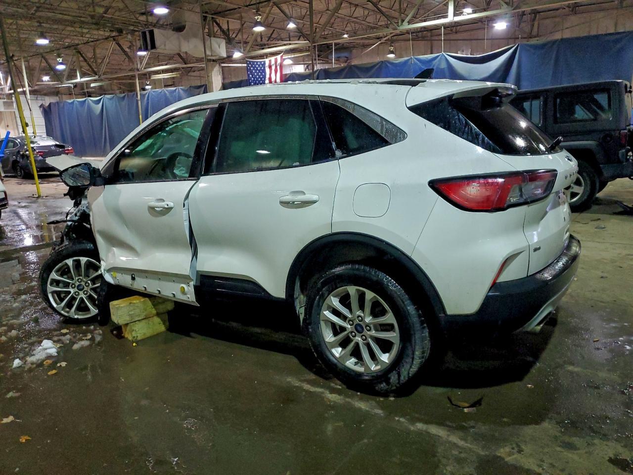2020 Ford Escape Se - Фото 2
