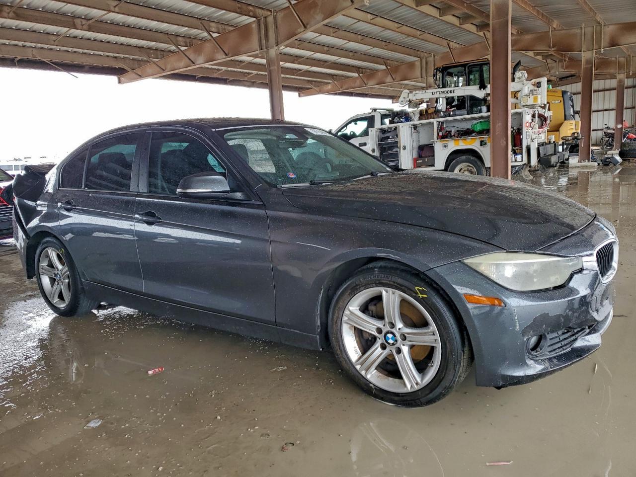 2015 BMW 320 I - Image 4