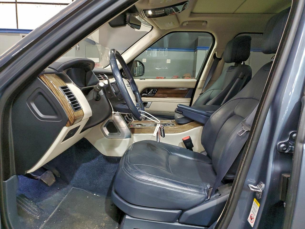 2018 Land Rover Range Rover Supercharged - Image 7