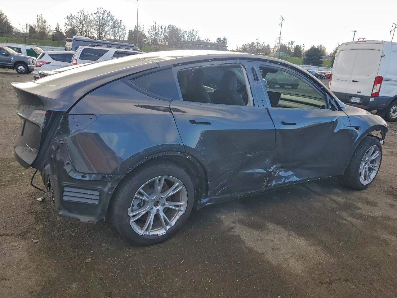 2024 Tesla Model Y - Фото 3