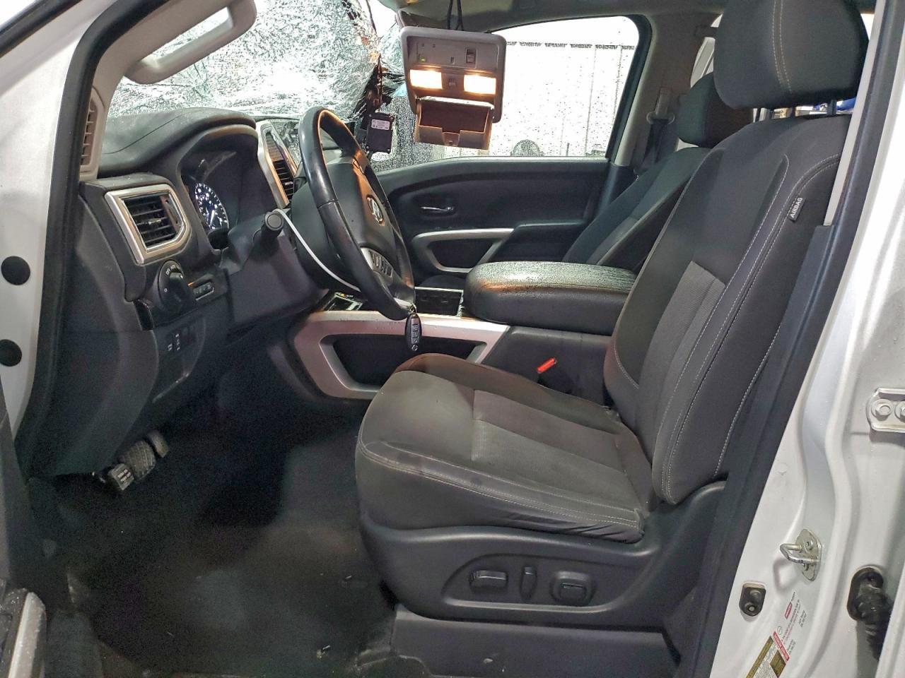 2021 Nissan Titan Sv - Image 7