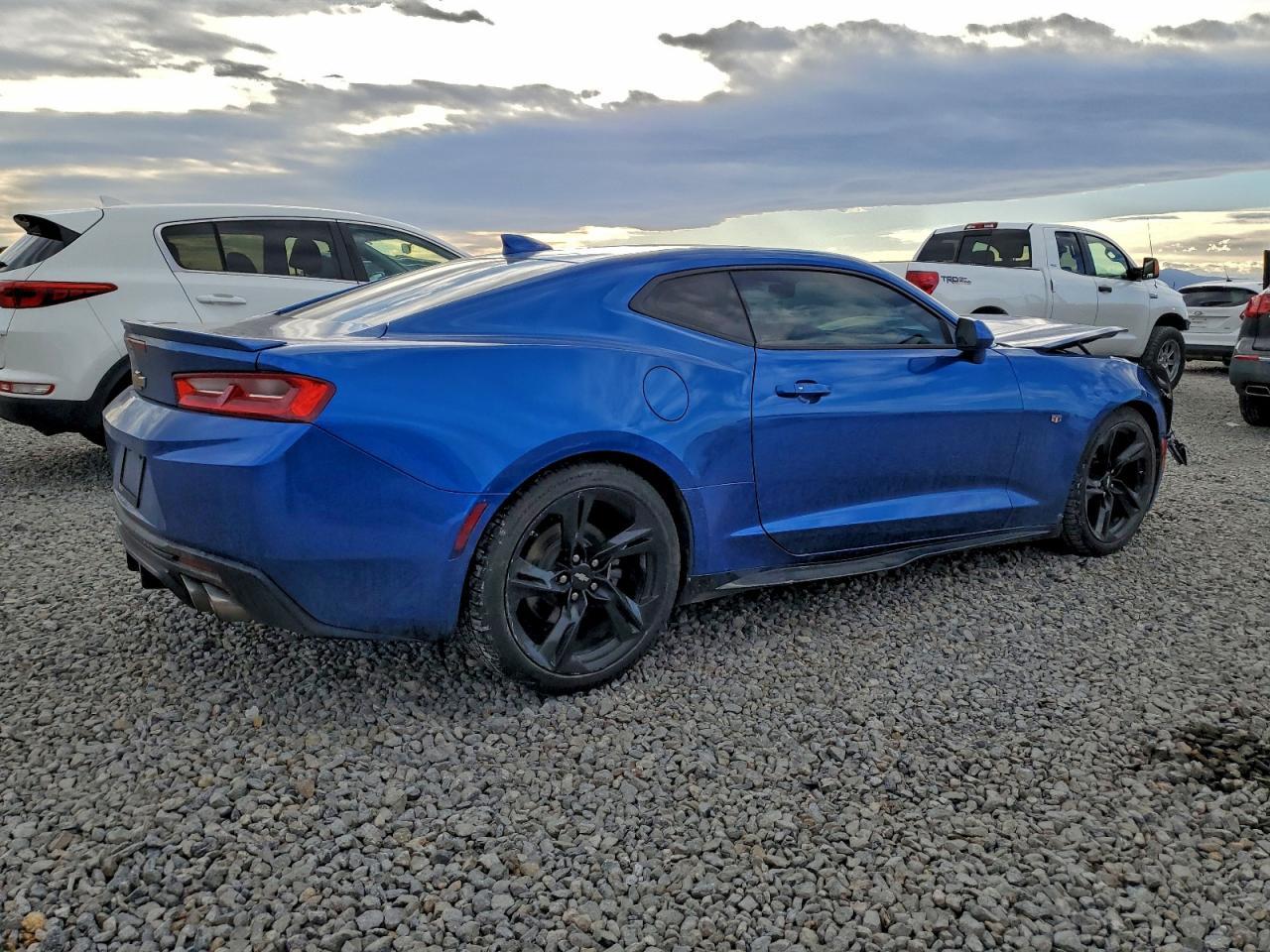 2018 Chevrolet Camaro Lt - Image 3