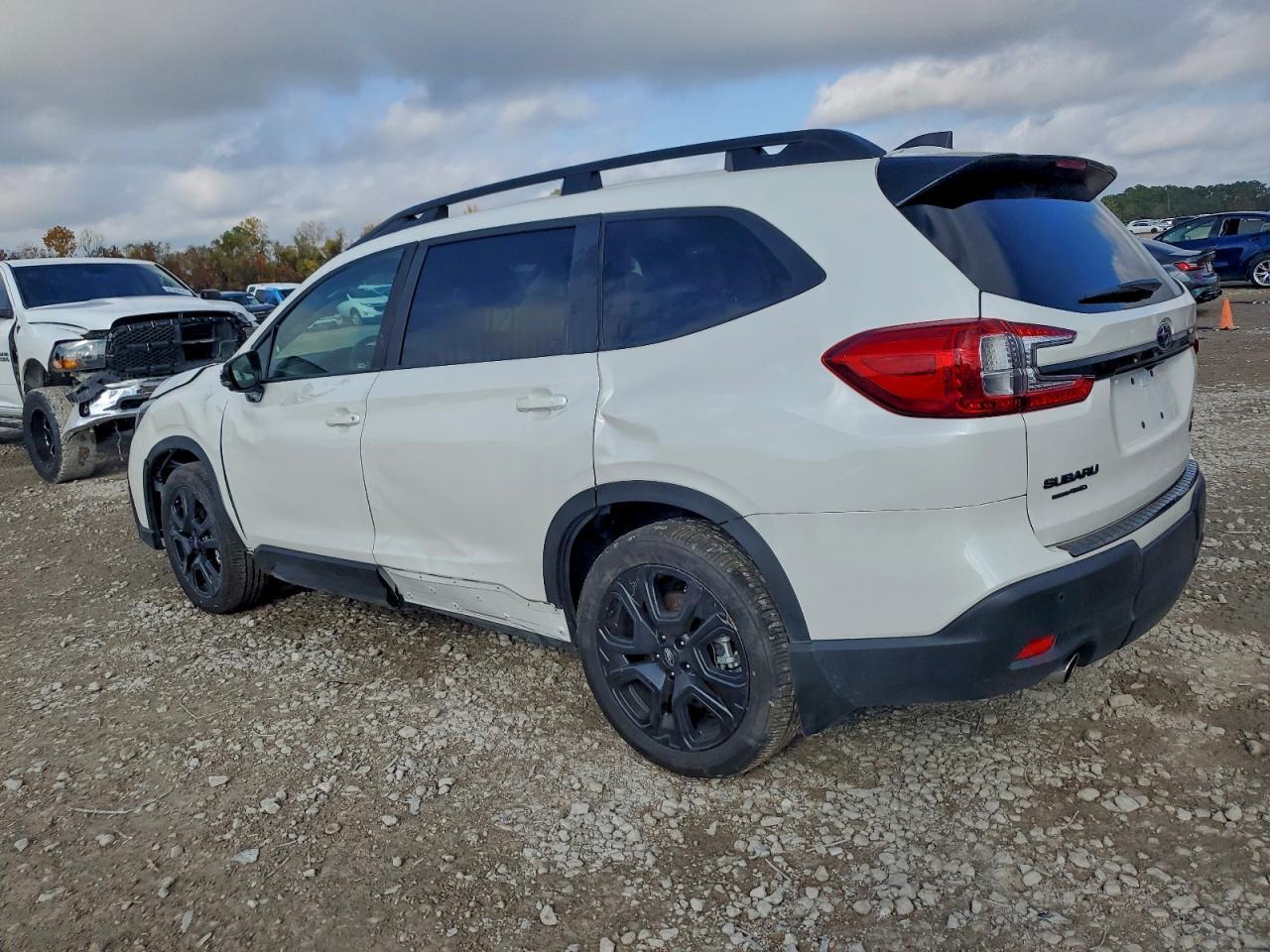 2025 Subaru Ascent Onyx Touring - Image 2