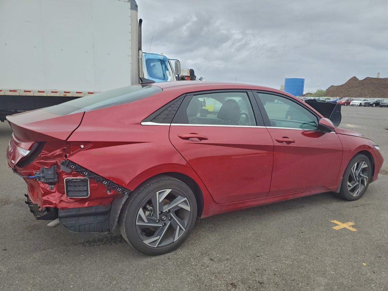 2024 Hyundai Elantra - Фото 3
