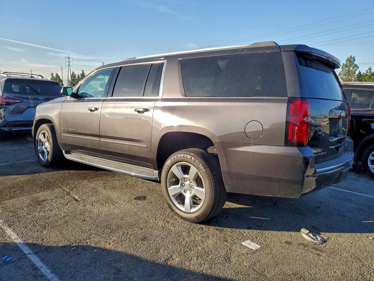 2018 Chevrolet Suburban K1500 Premier - Фото 2