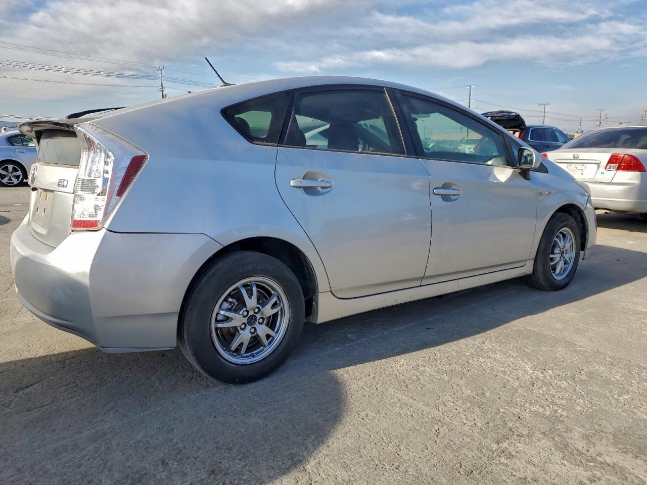 2010 Toyota Prius - Image 3