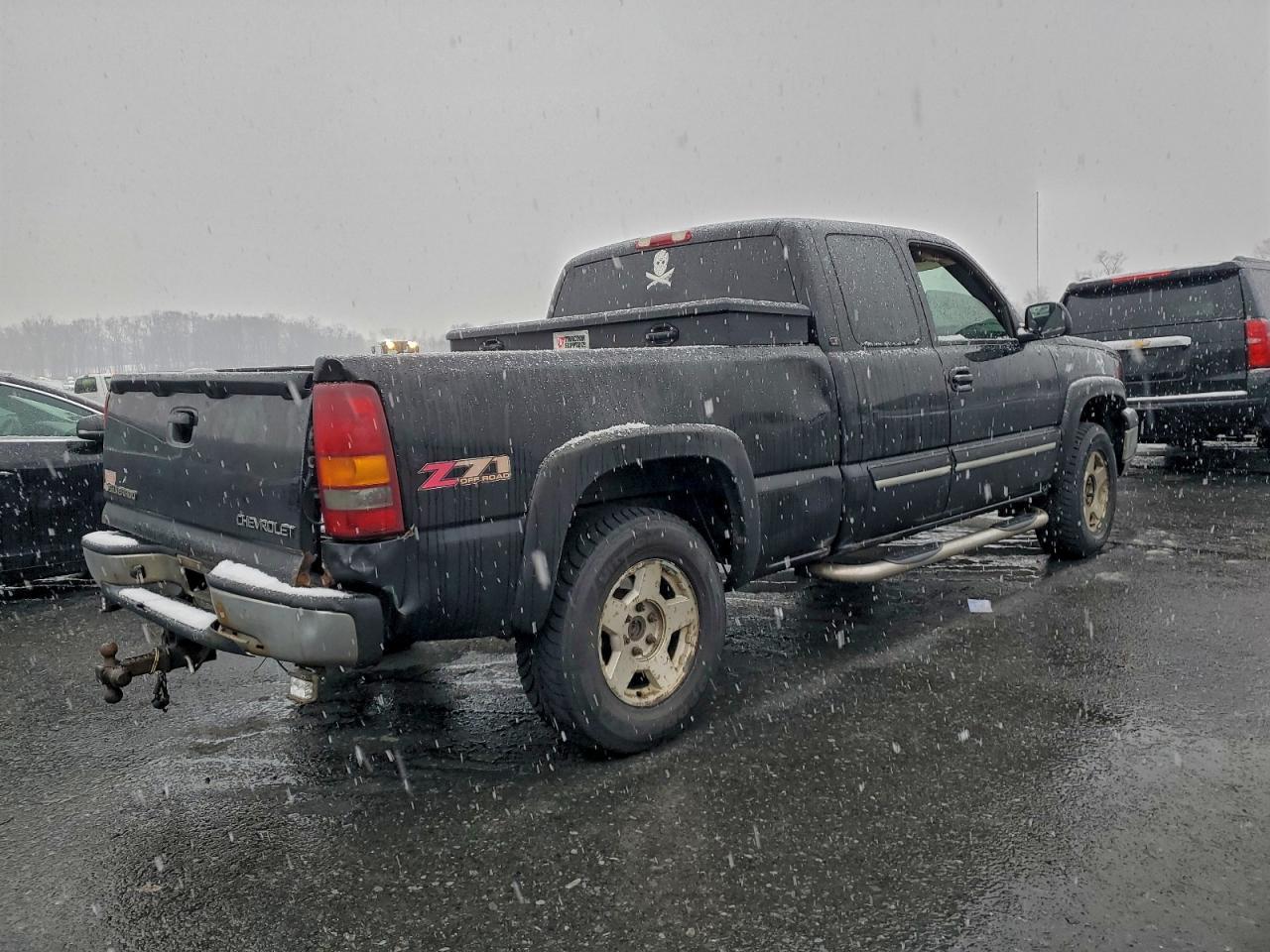 2004 Chevrolet Silverado K1500 - Image 3