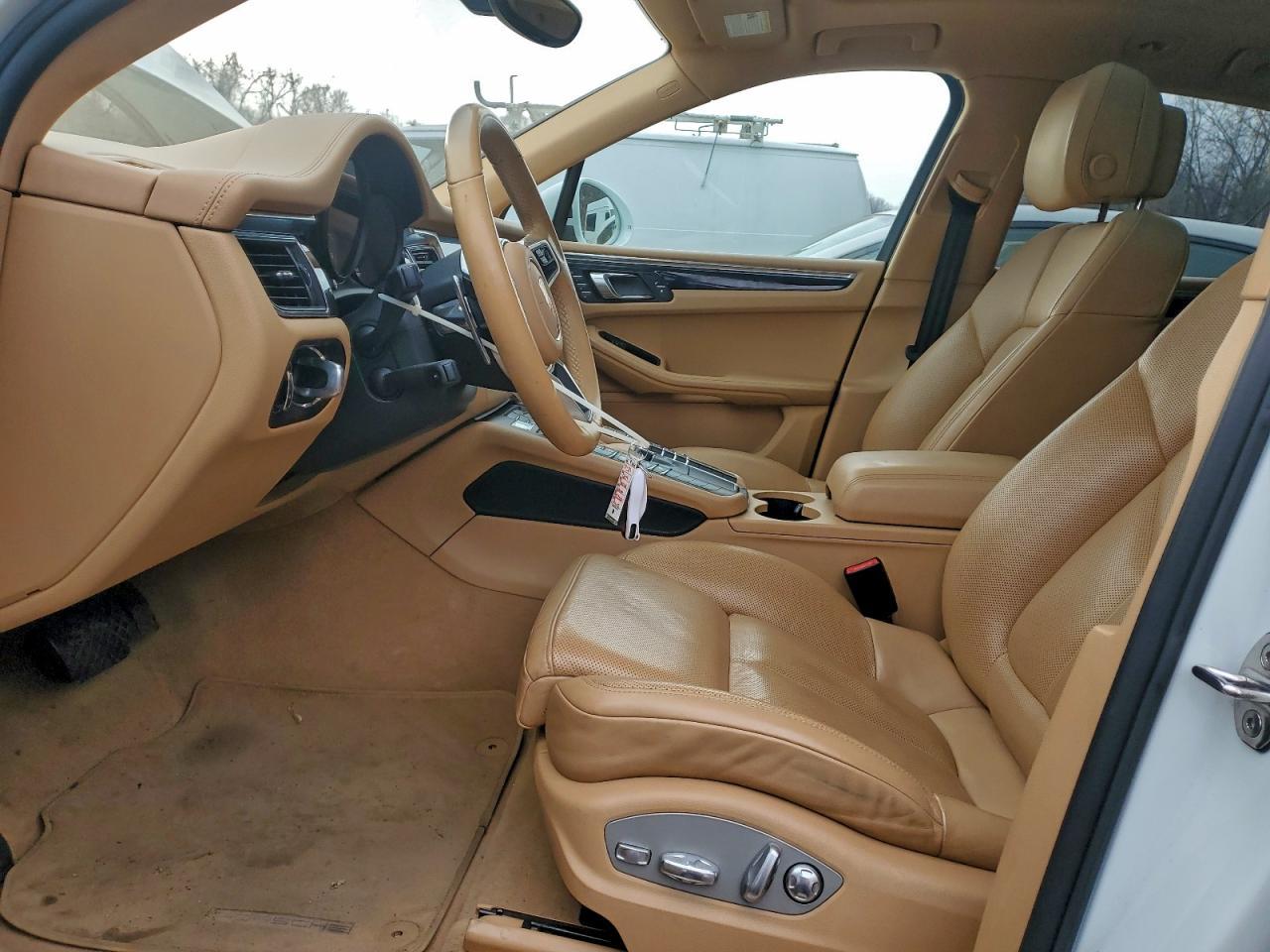2017 Porsche Macan S - Image 7