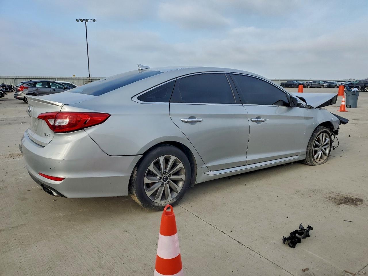 2017 Hyundai Sonata Sport - Фото 3