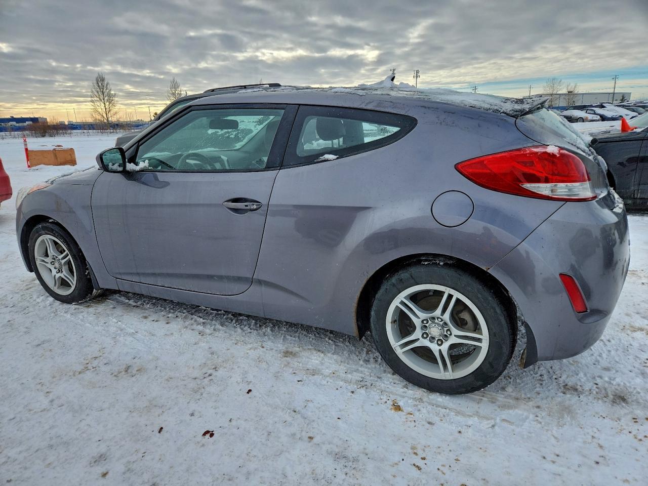 2012 Hyundai Veloster - Image 2