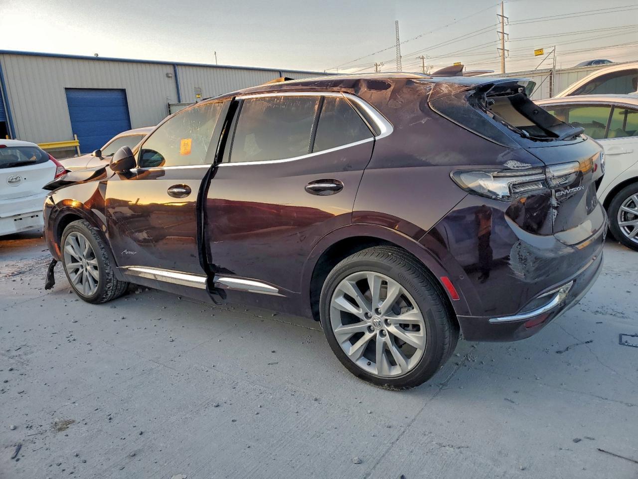 2023 Buick Envision Avenir - Image 2