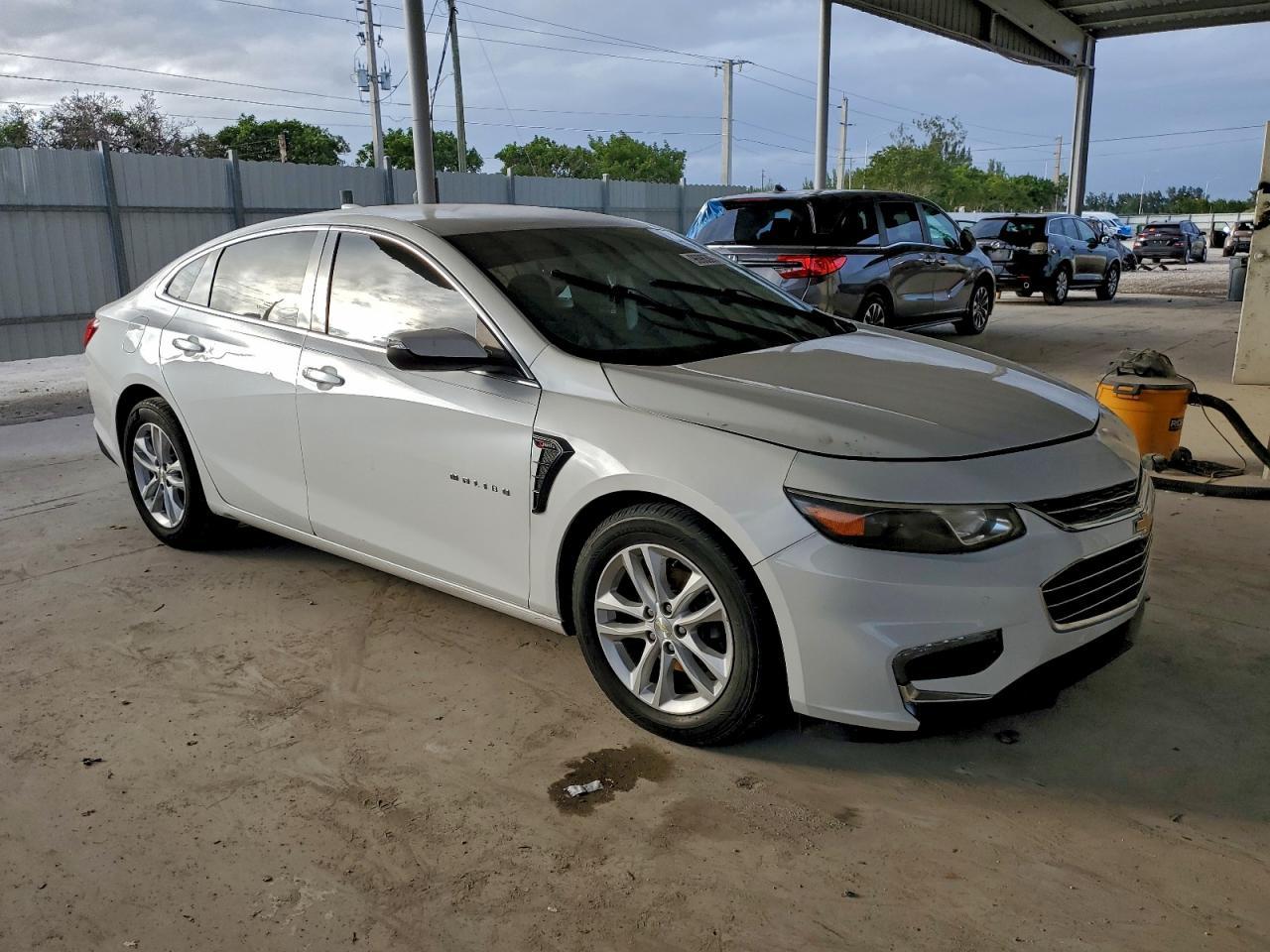 2017 Chevrolet Malibu Lt - Фото 4