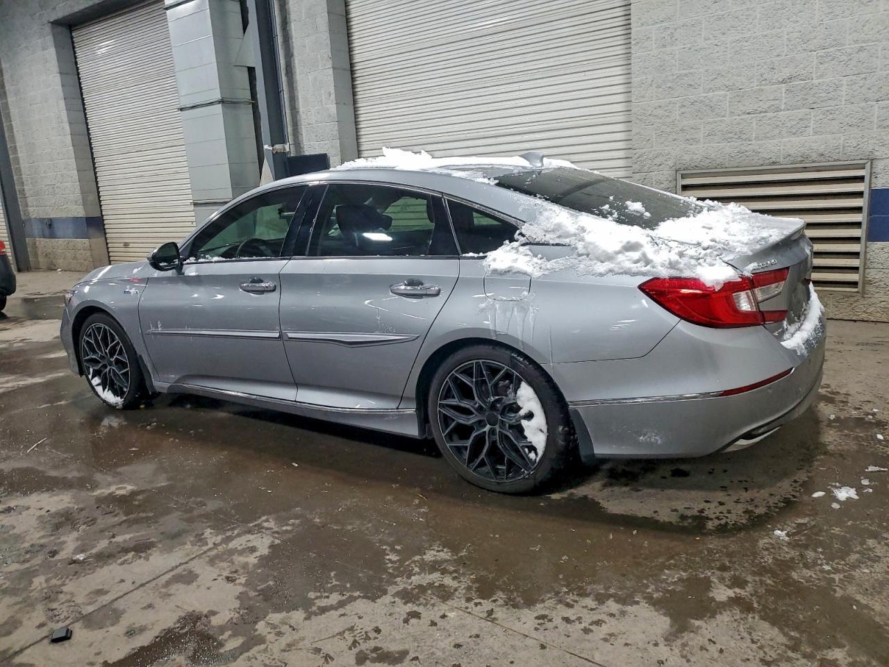 2022 Honda Accord Touring Hybrid - Фото 2