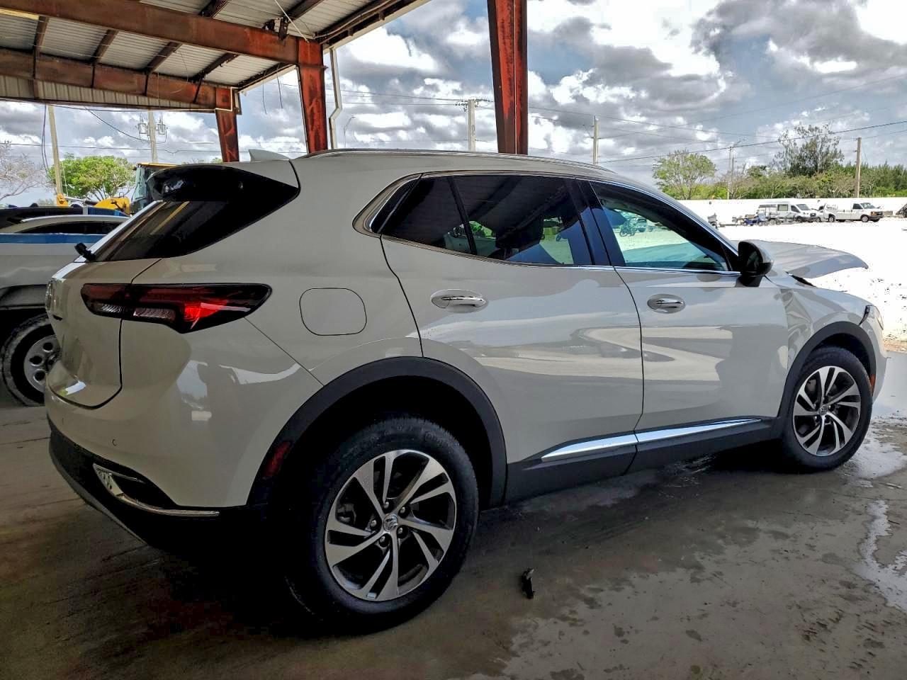 2022 Buick Envision Essence - Фото 3