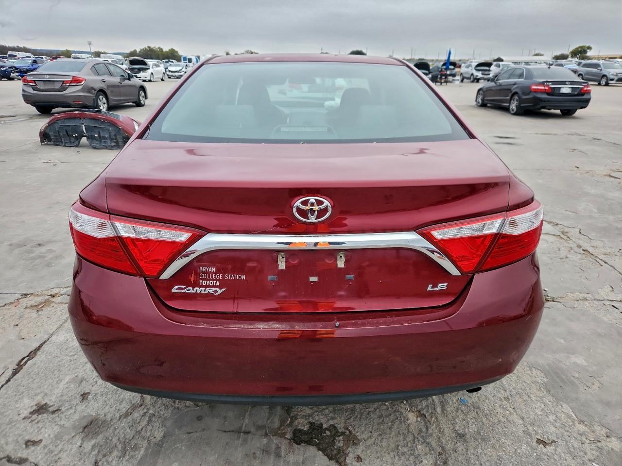 2016 Toyota Camry Le - Фото 6