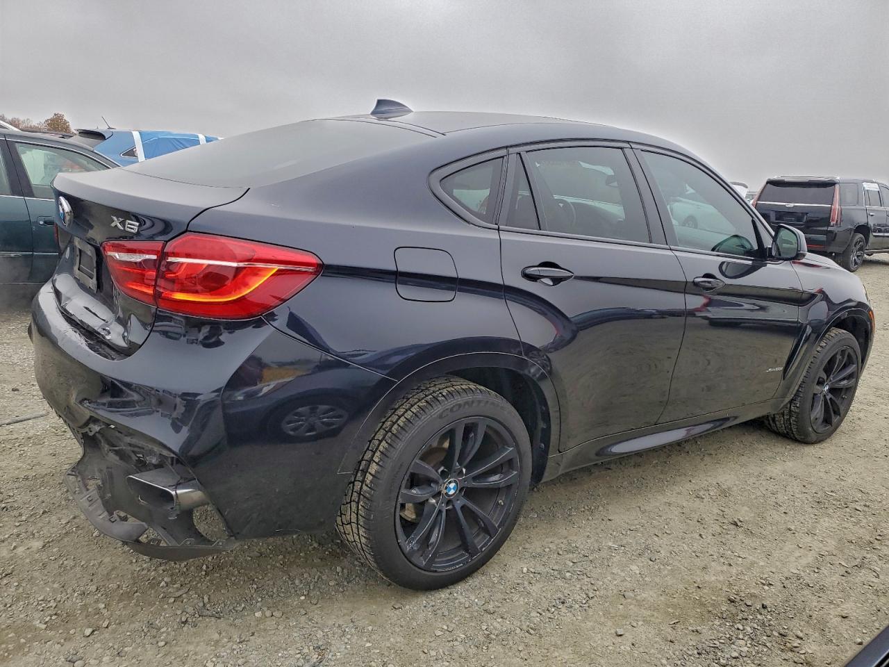 2015 BMW X6 xDrive50I - Фото 3