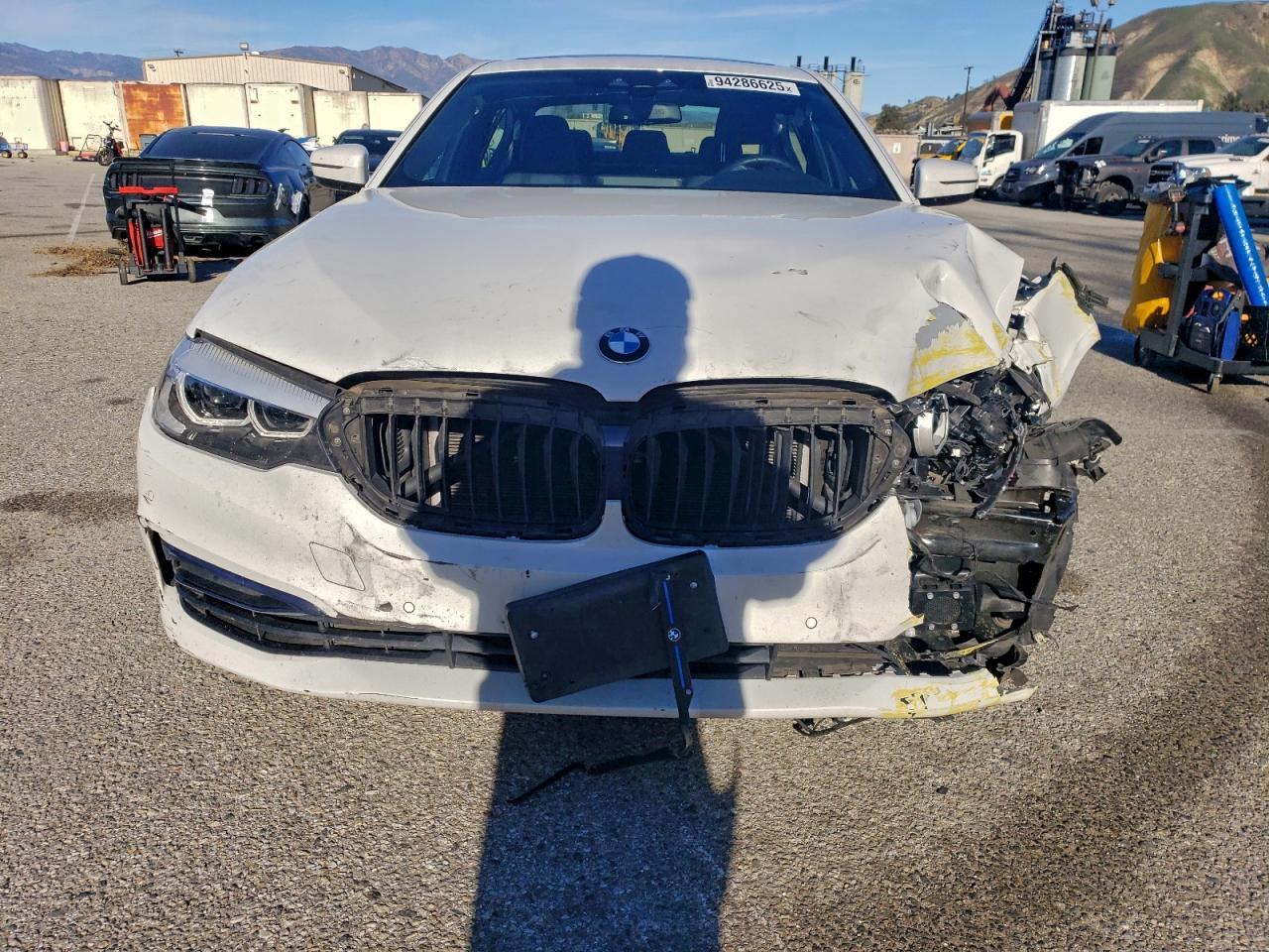 2019 BMW 530E - Фото 5
