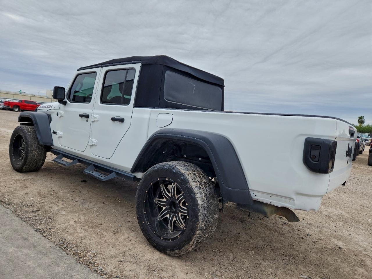 2020 Jeep Gladiator Sport - Фото 2