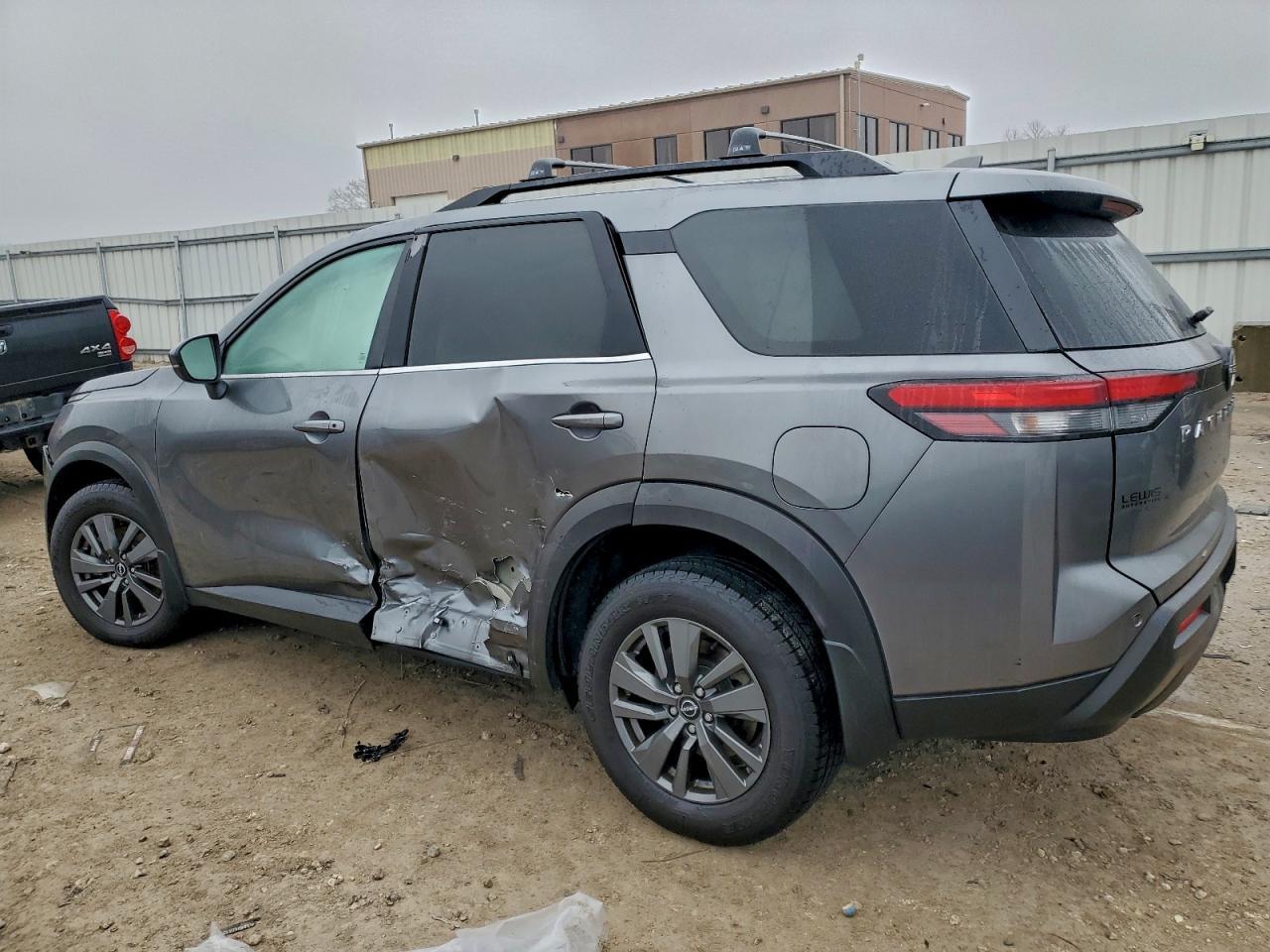 2022 Nissan Pathfinder Sv - Фото 3