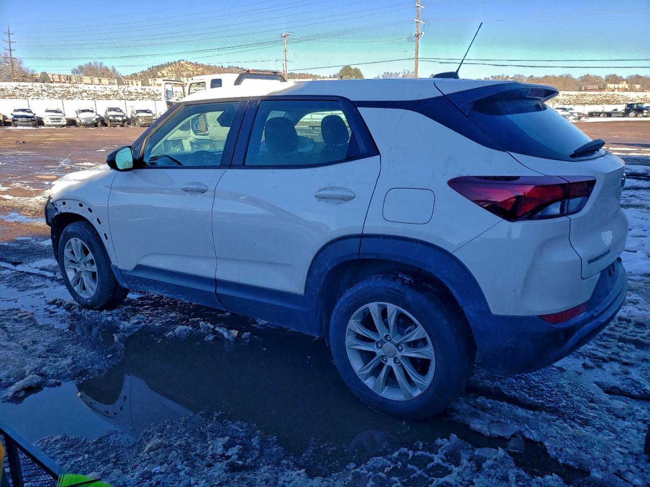 2021 Chevrolet Trailblazer Ls - Image 2