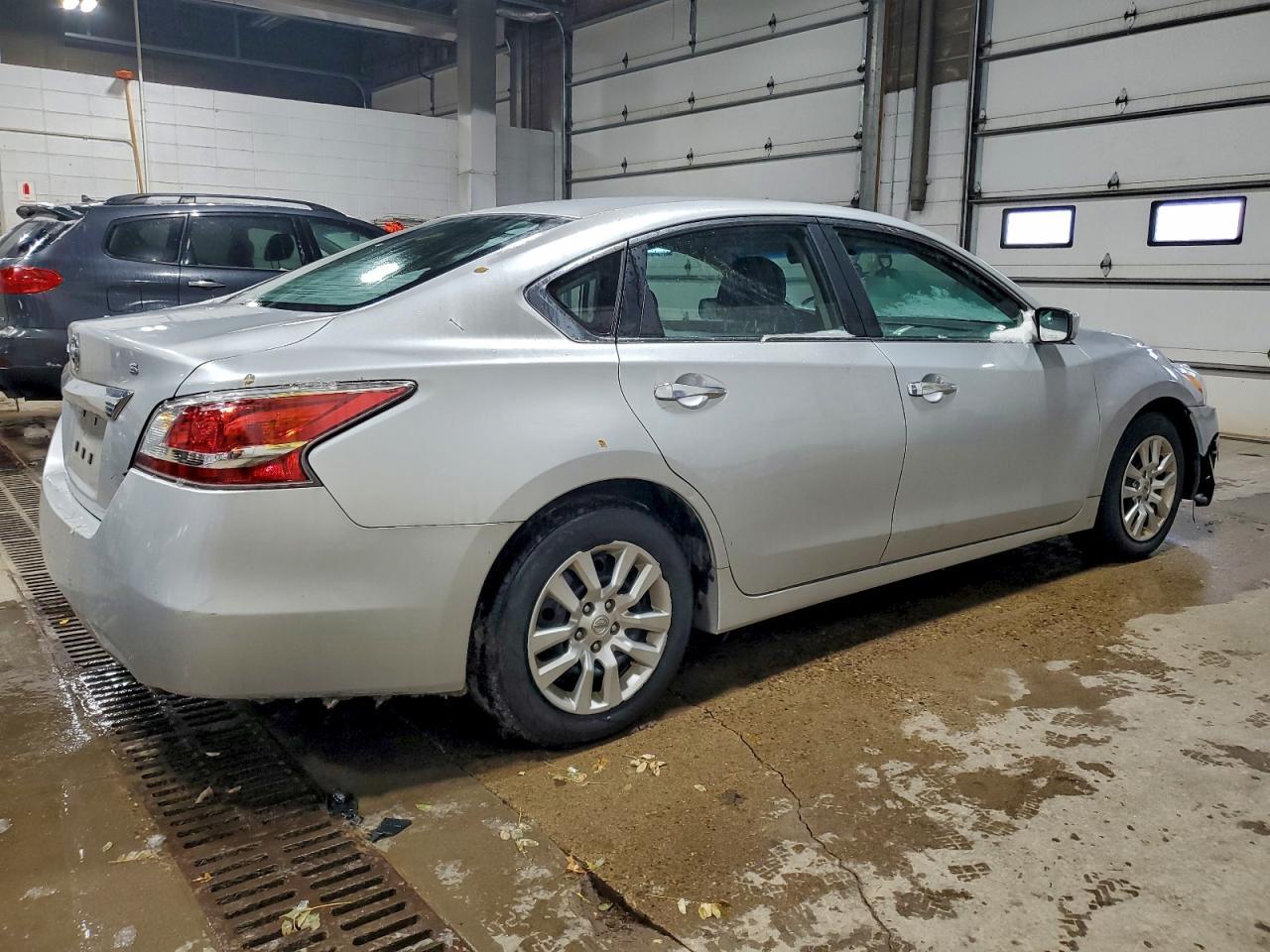 2015 Nissan Altima 2.5 - Image 3