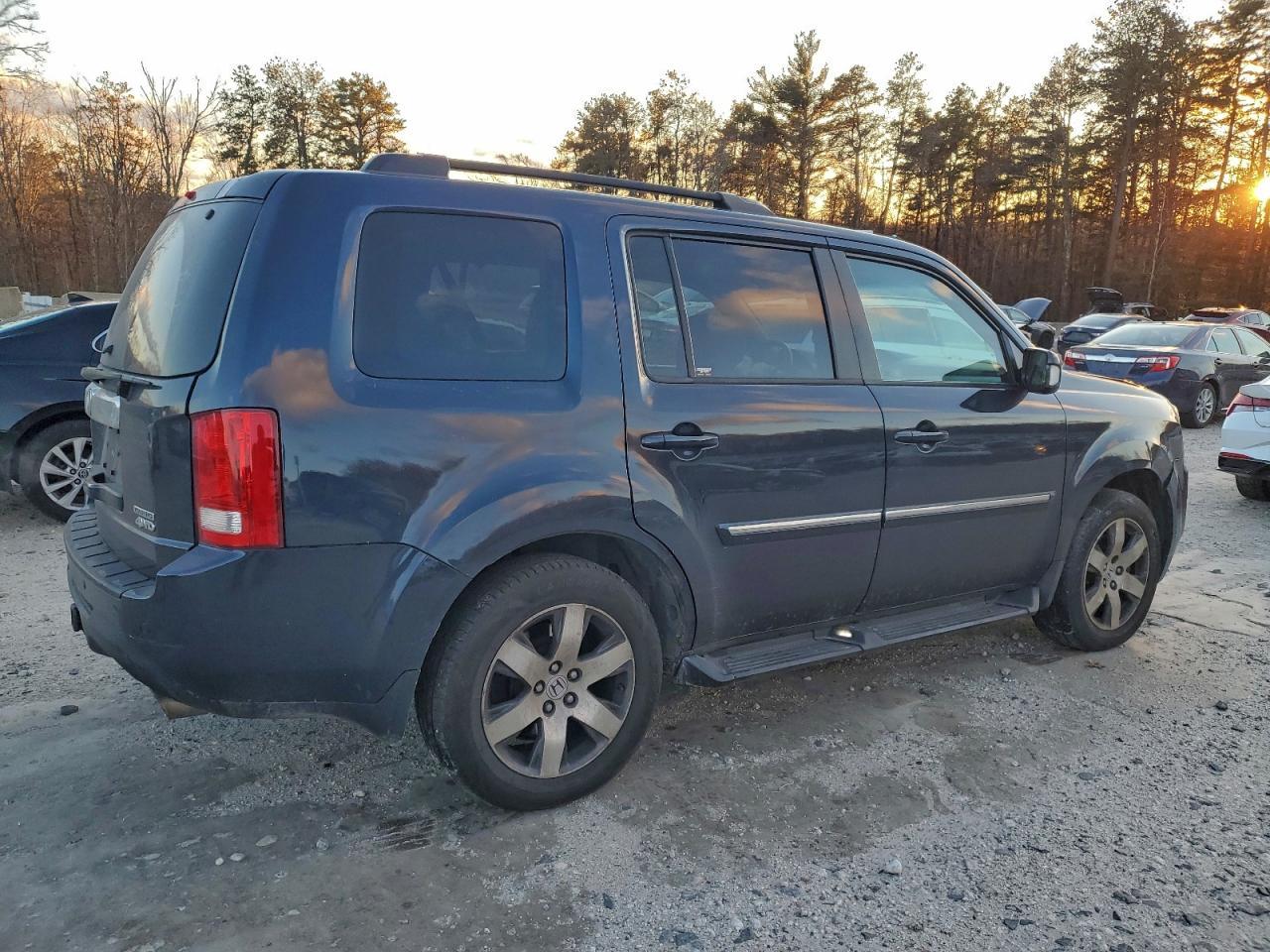 2012 Honda Pilot Touring - Image 3