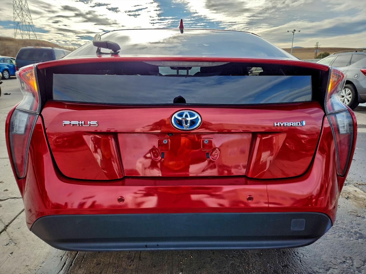 2018 Toyota Prius Two - Фото 6