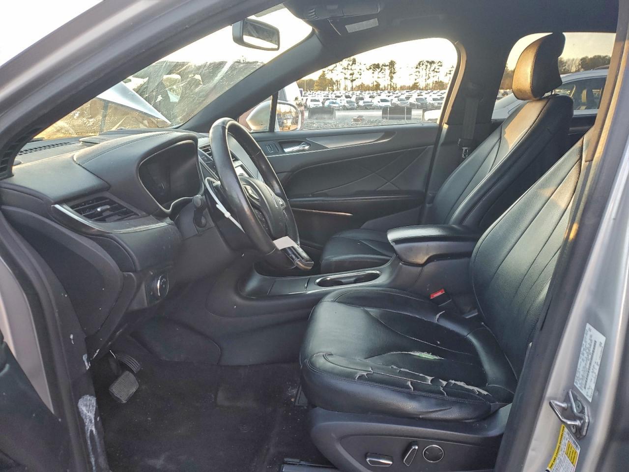 2015 Lincoln Townhouse Mkc - Image 7