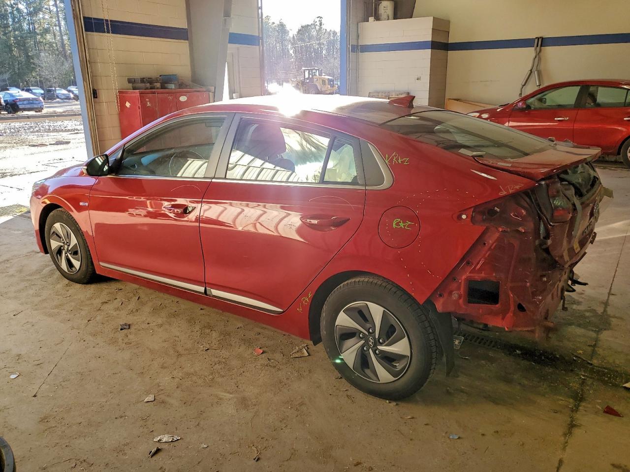 2019 Hyundai Ioniq Sel - Image 2