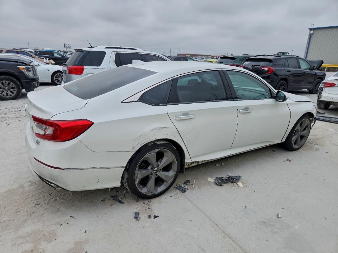 2019 Honda Accord Touring - Image 3