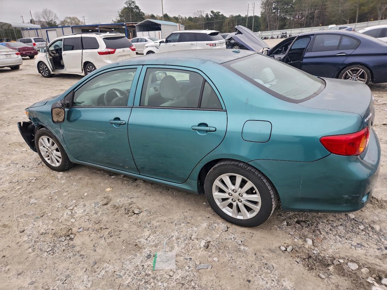 2010 Toyota Corolla Base - Фото 2