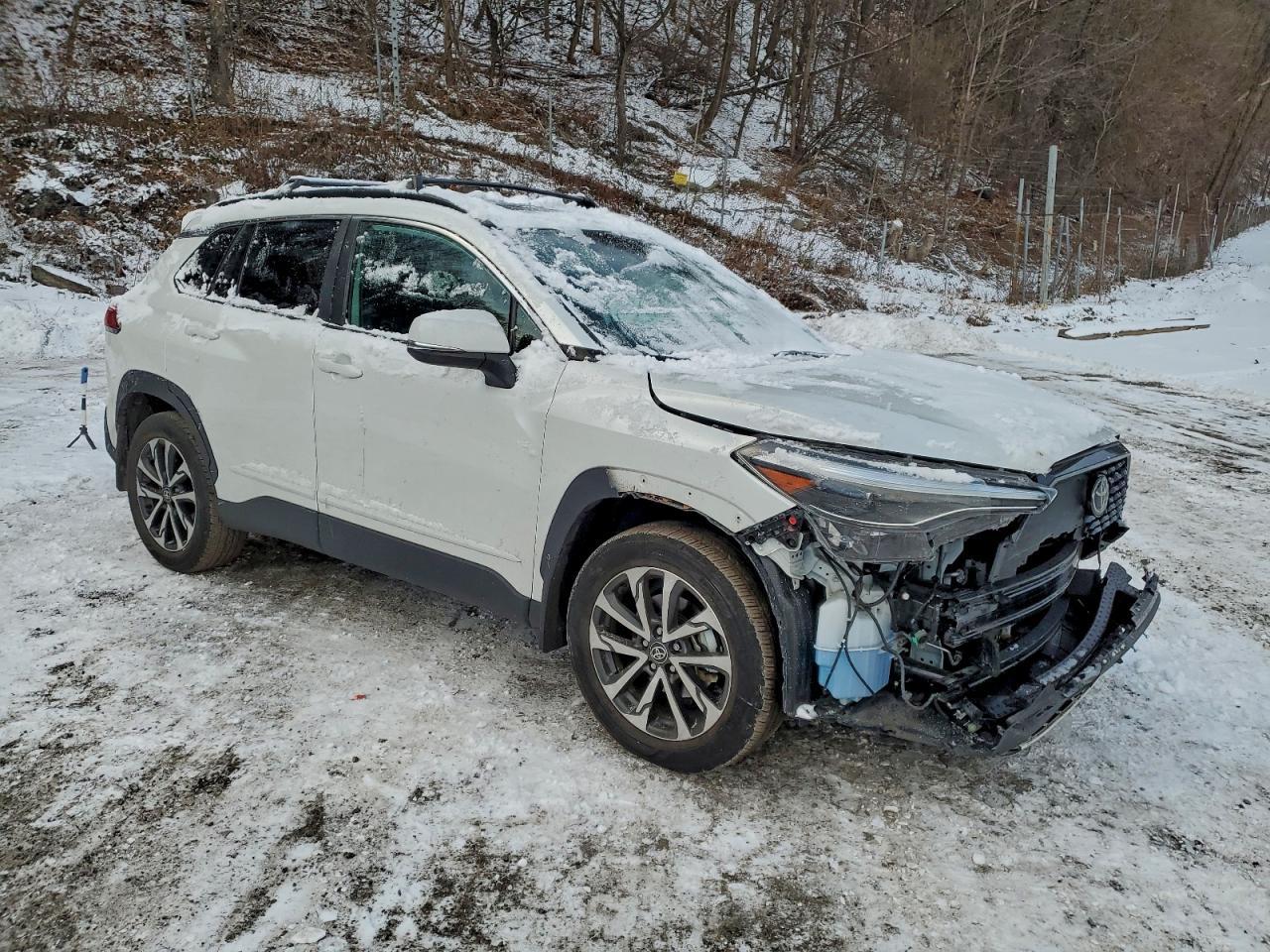 2022 Toyota Corolla Cross Xle - Image 4