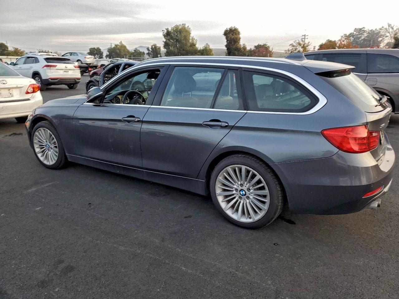 2014 BMW 328 Xi - Фото 2