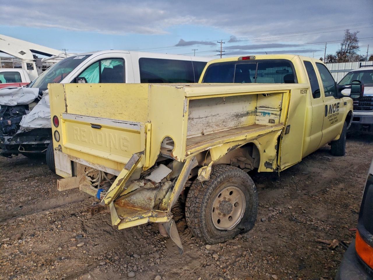 2004 Ford F250 Utility / Service Truck - Image 3