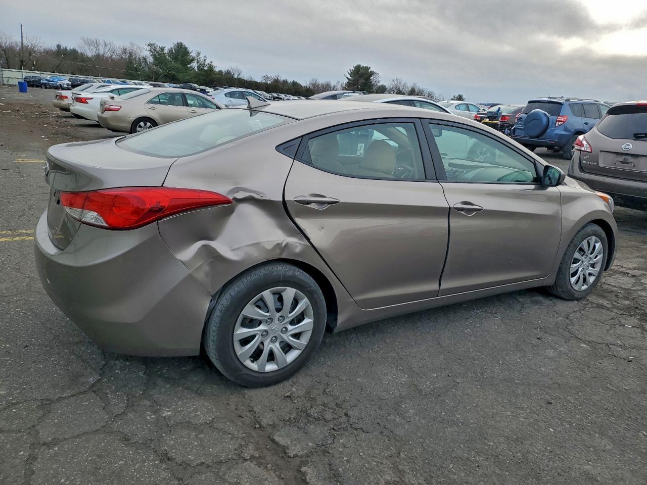 2013 Hyundai Elantra Gls - Фото 3