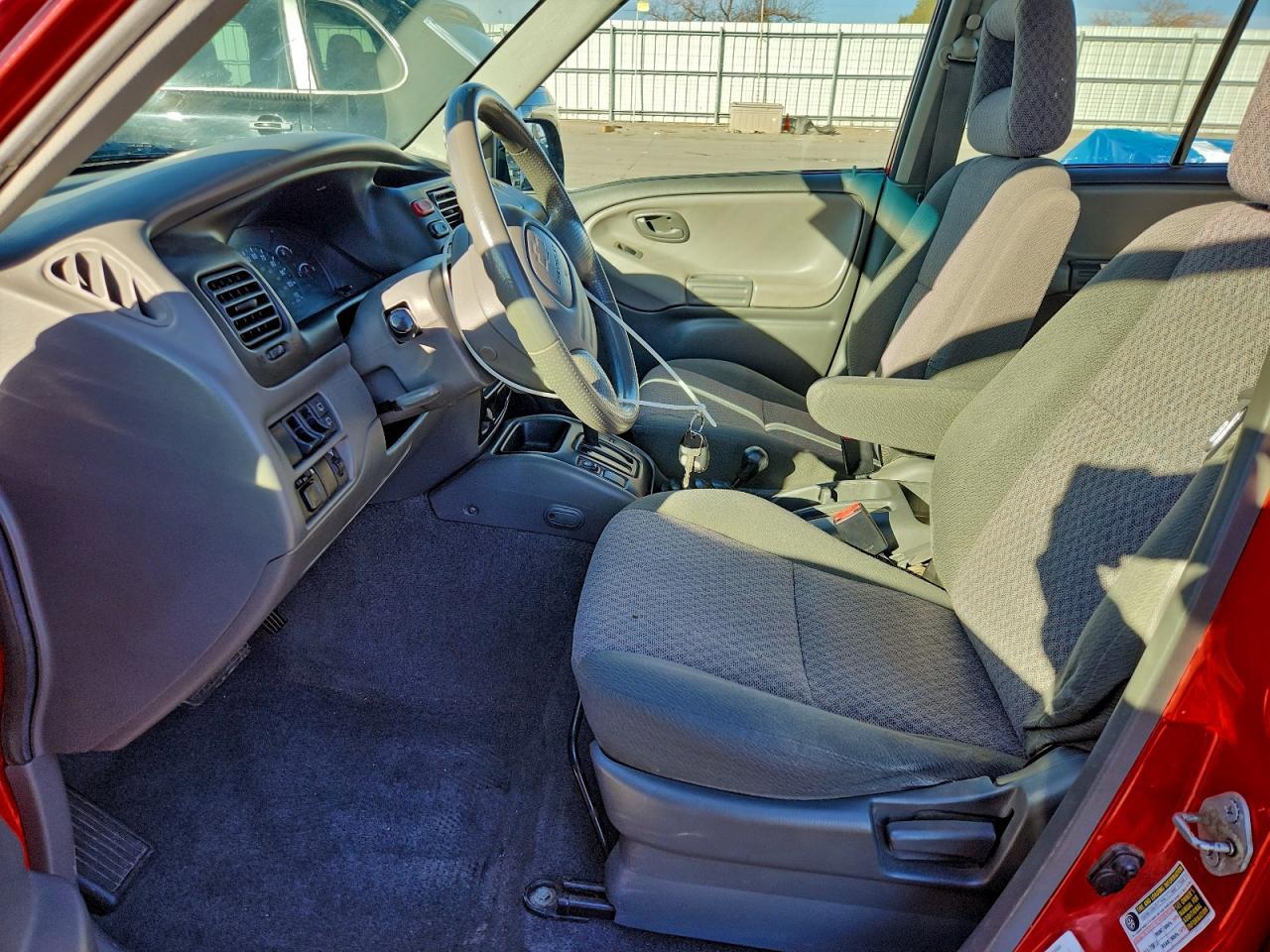 2004 Chevrolet Tracker - Фото 7