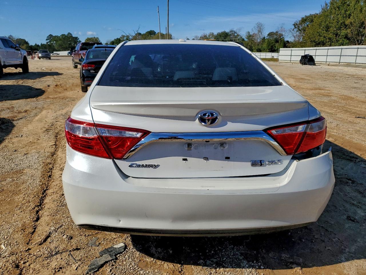 2017 Toyota Camry Hybrid - Фото 6